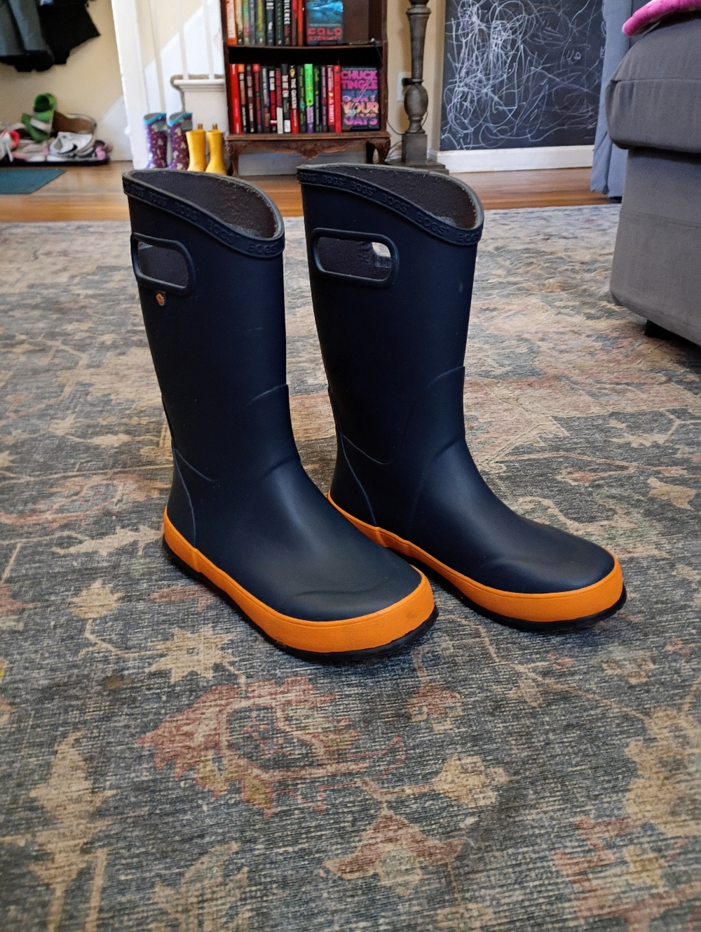 Bogs Youth Size 4 Navy and Orange Rain Boots